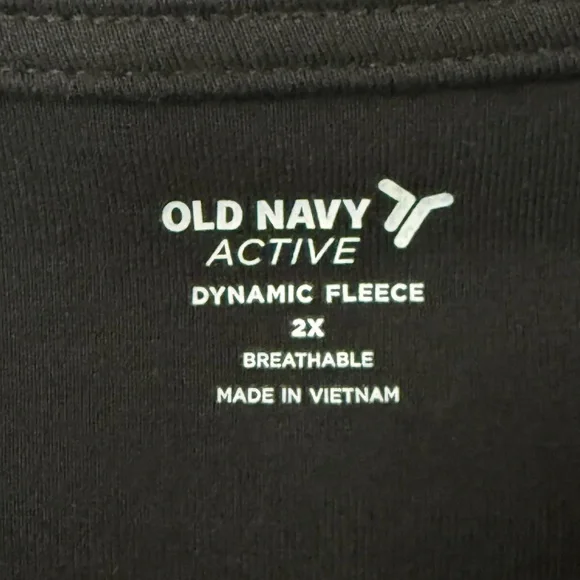 Old Navy Dynamic Fleece Pullover Activewear - Picture 2 of 3